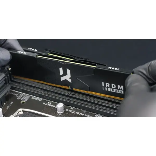 Модуль пам'яті для комп'ютера DDR5 8GB 6000 MHz IRDM Black Goodram (IR-6000D564L30S/8G)