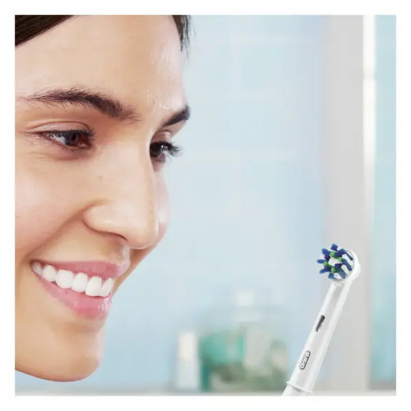 Електрична зубна щітка Oral-B Pro Series 1 D305.513.3X BK типу 3791+ чохол Travel Edition